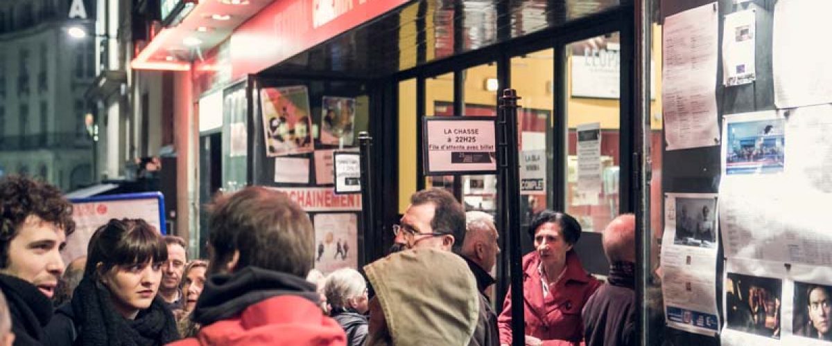 Le public du Festival du Cinéma Espagnol de Nantes prêt à entrer en salle