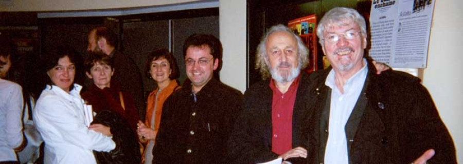 Les réalisateurs José Antonio Quirós et Montxo Armendáriz avec l'ancien directeur du Katorza Philippe Hervouët, 2001